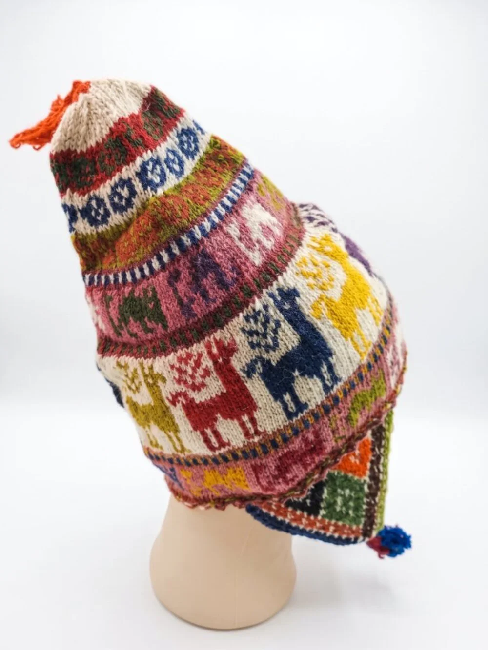 Andean Sheep's Wool Chullo Hat – Traditional Llama Design – Warm Winter Hat